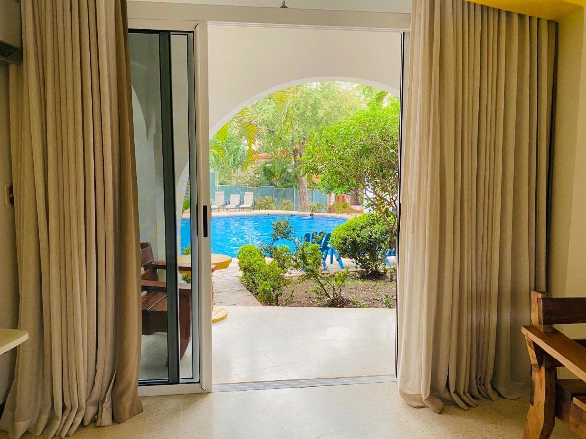 Hotel Mar Rey Тамариндо Екстер'єр фото